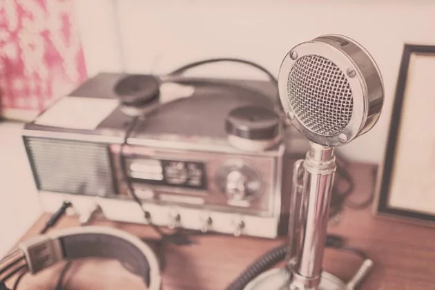 retro-podcast-tools-mic-and-sound-recorder